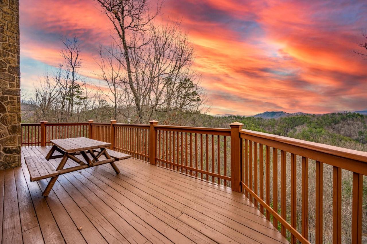 Over The Mountain - Smoky Mountain View Cabin Севьервилл Экстерьер фото