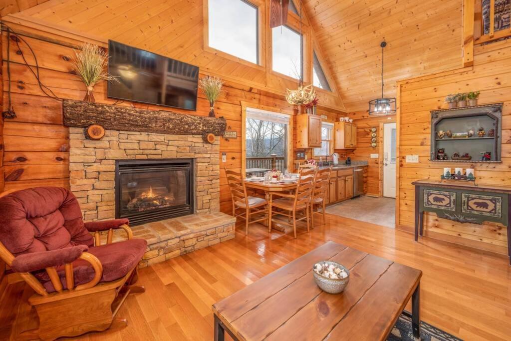 Over The Mountain - Smoky Mountain View Cabin Севьервилл Экстерьер фото